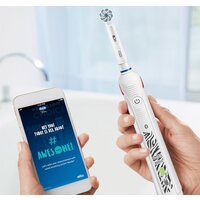 Oral-B Smart 4 4000N Teen D601.523.3 (белый) Image #4